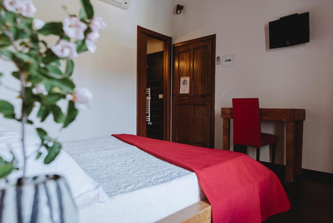 Un Angelo Alla Mia Tavola Sarzana Exterior foto